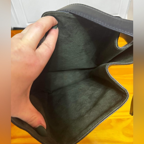 Louis Vuitton Epi Sac D'Epaule bucket bag - Picture 6 of 10